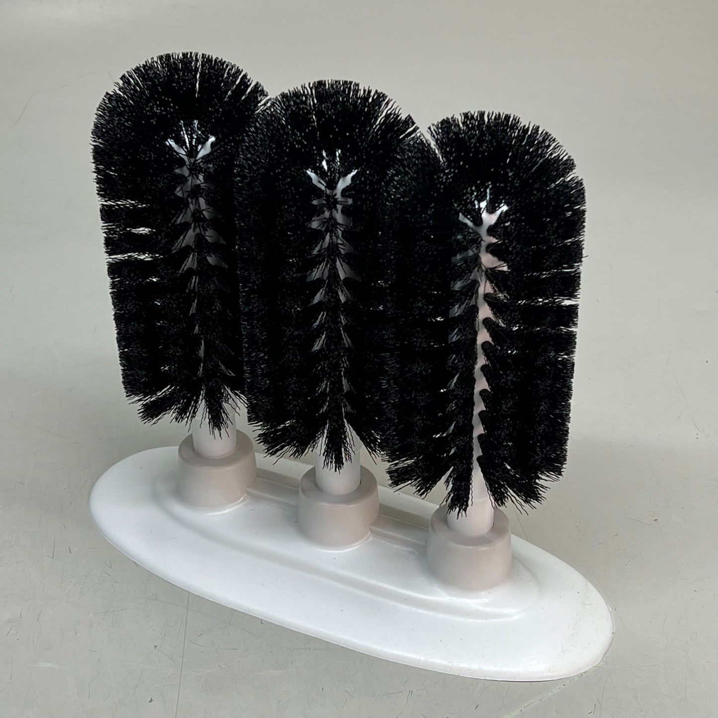 CARLISLE Sparta Heavy Duty Manual Triple Glass Washer 8" Black/White 4046103