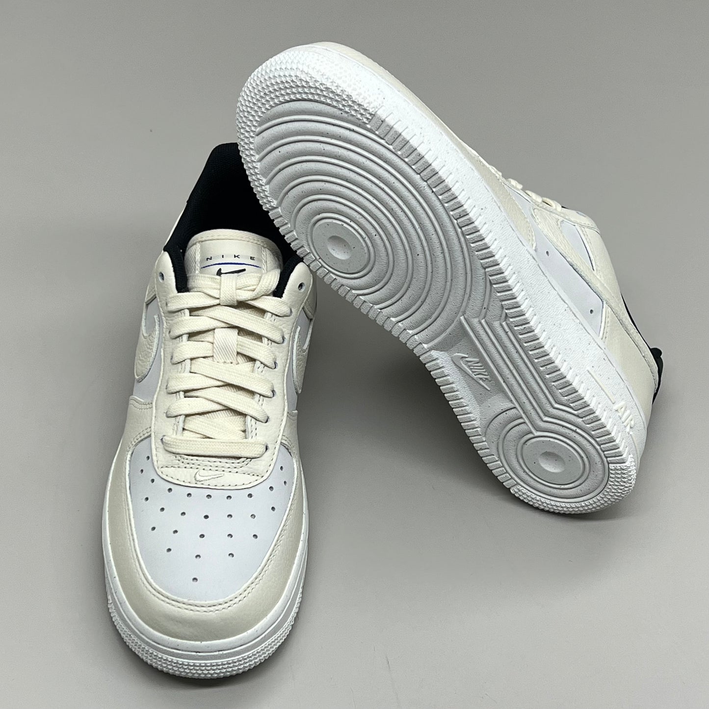 NIKE Air Force 1 07' LX Leather Sz Women's 7 Sail/Coconut Milk-Black DZ2708 101