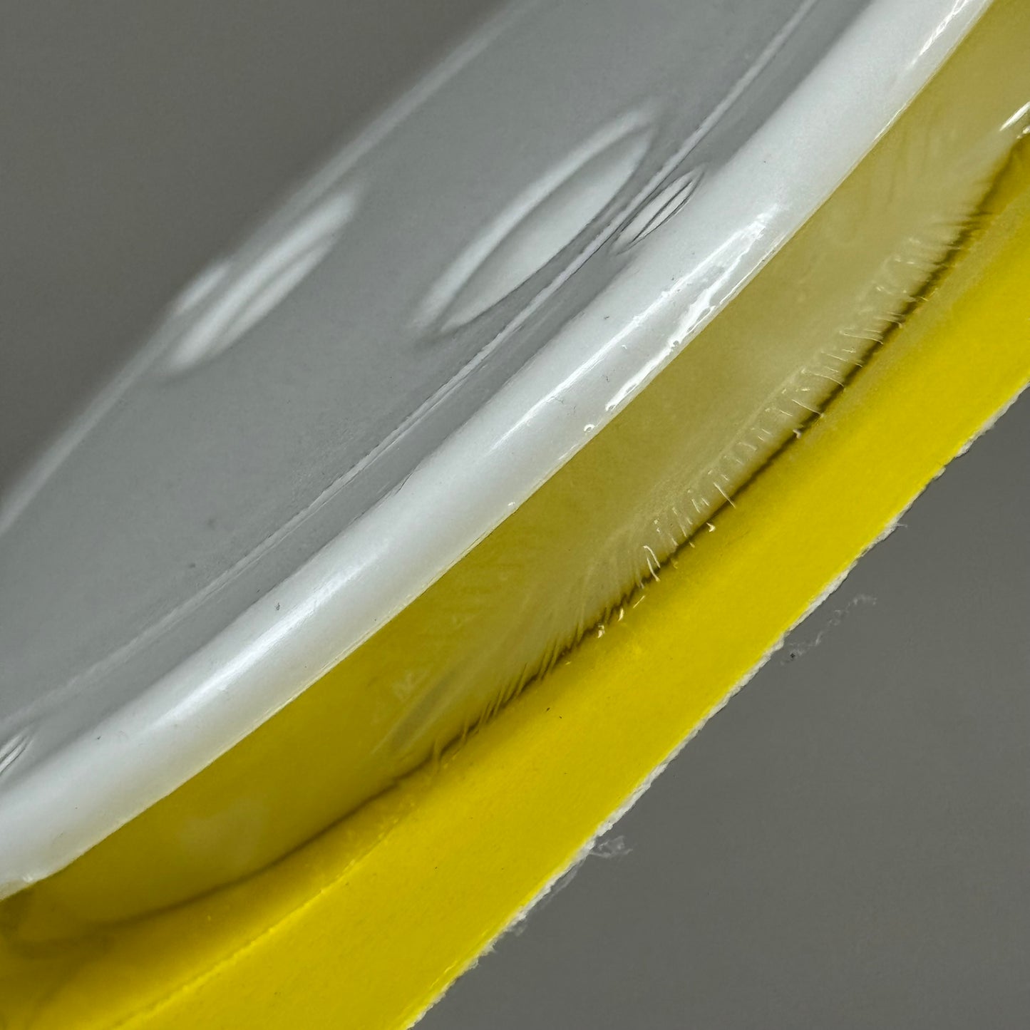 SEACHOICE Artic White Twist N Lock Deck Plate For Boats 9"x7"x1" White 39261