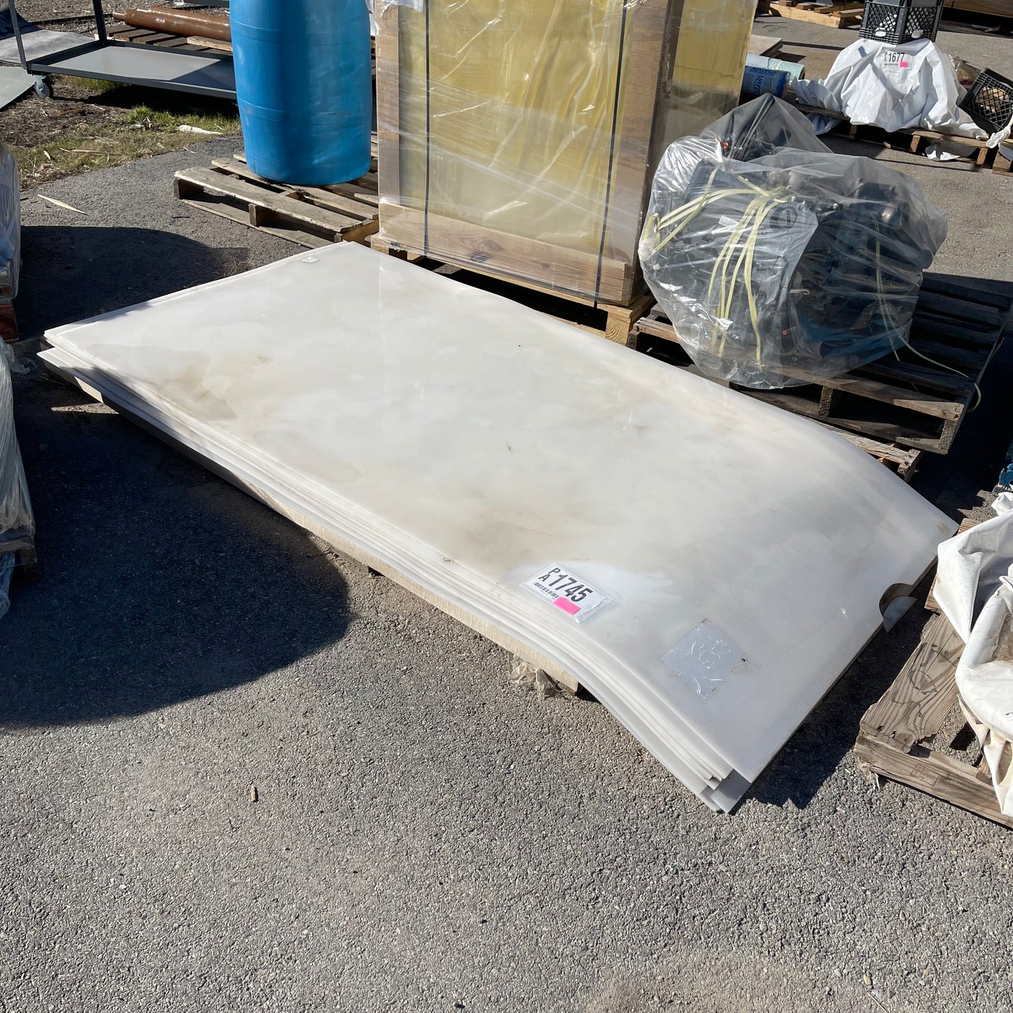ZA@ Pallet of MIXED White Plastic Sheets 96”x49”