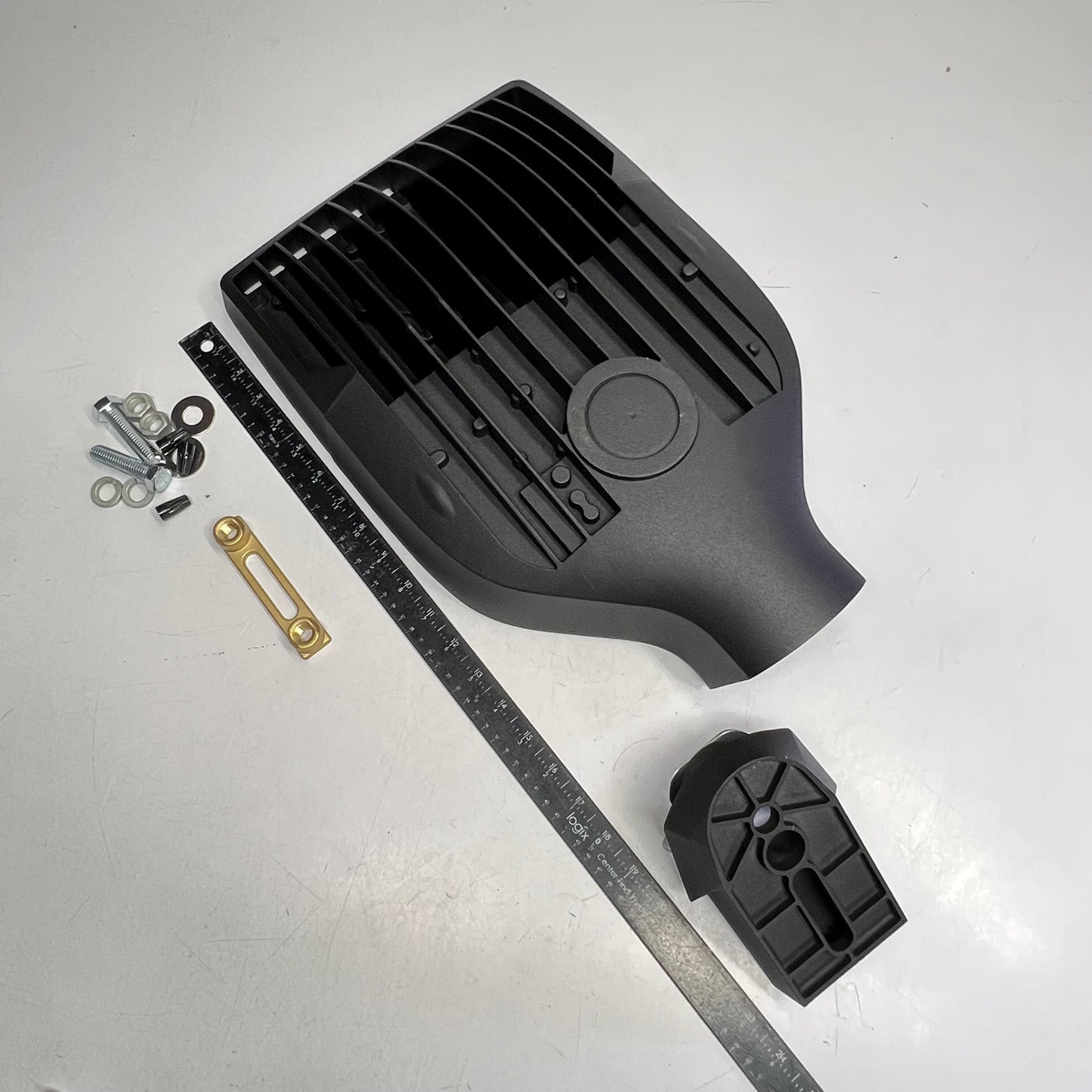 HUBBELL Area Site Luminaire 70W 120V Black  ASL1-160L-60-3K7-3-UNV-ASQ-BLT