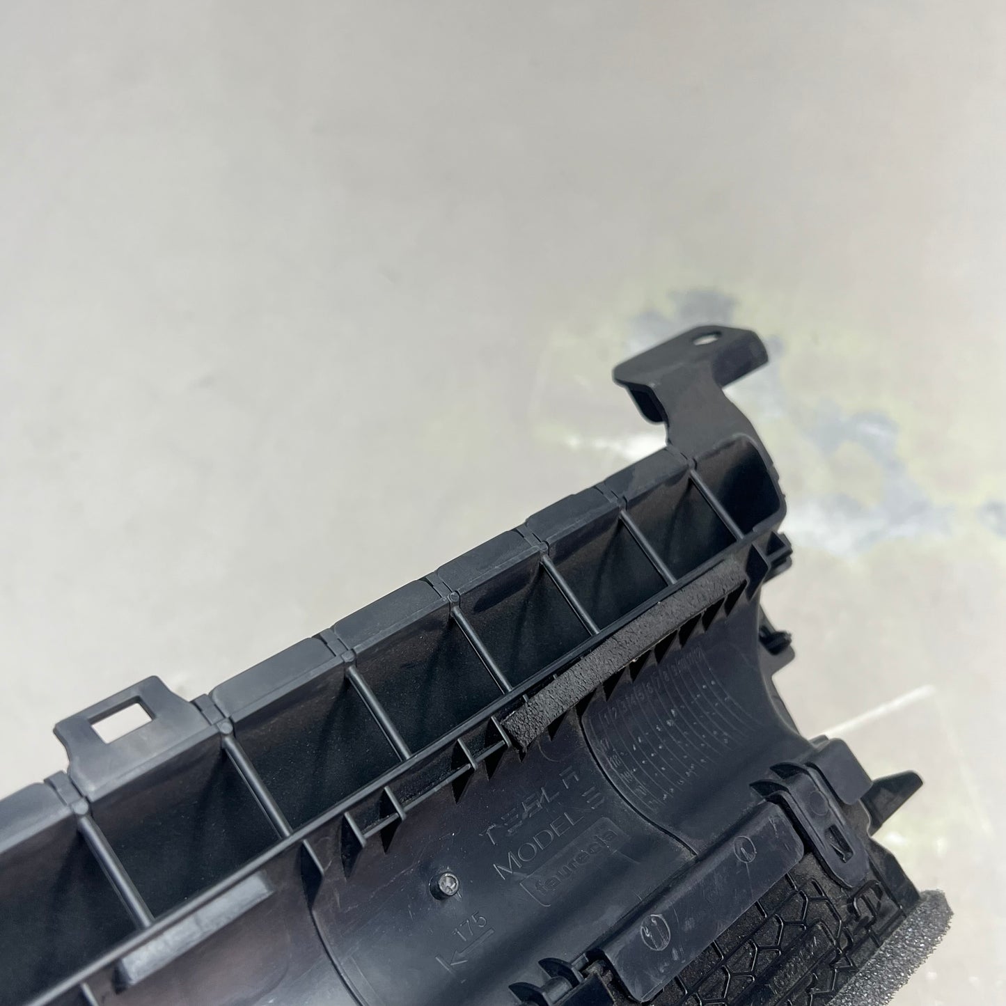 TESLA MODEL 3 19-21 Front Driver Side Dash AC Air Vent Duct Black 2080547X