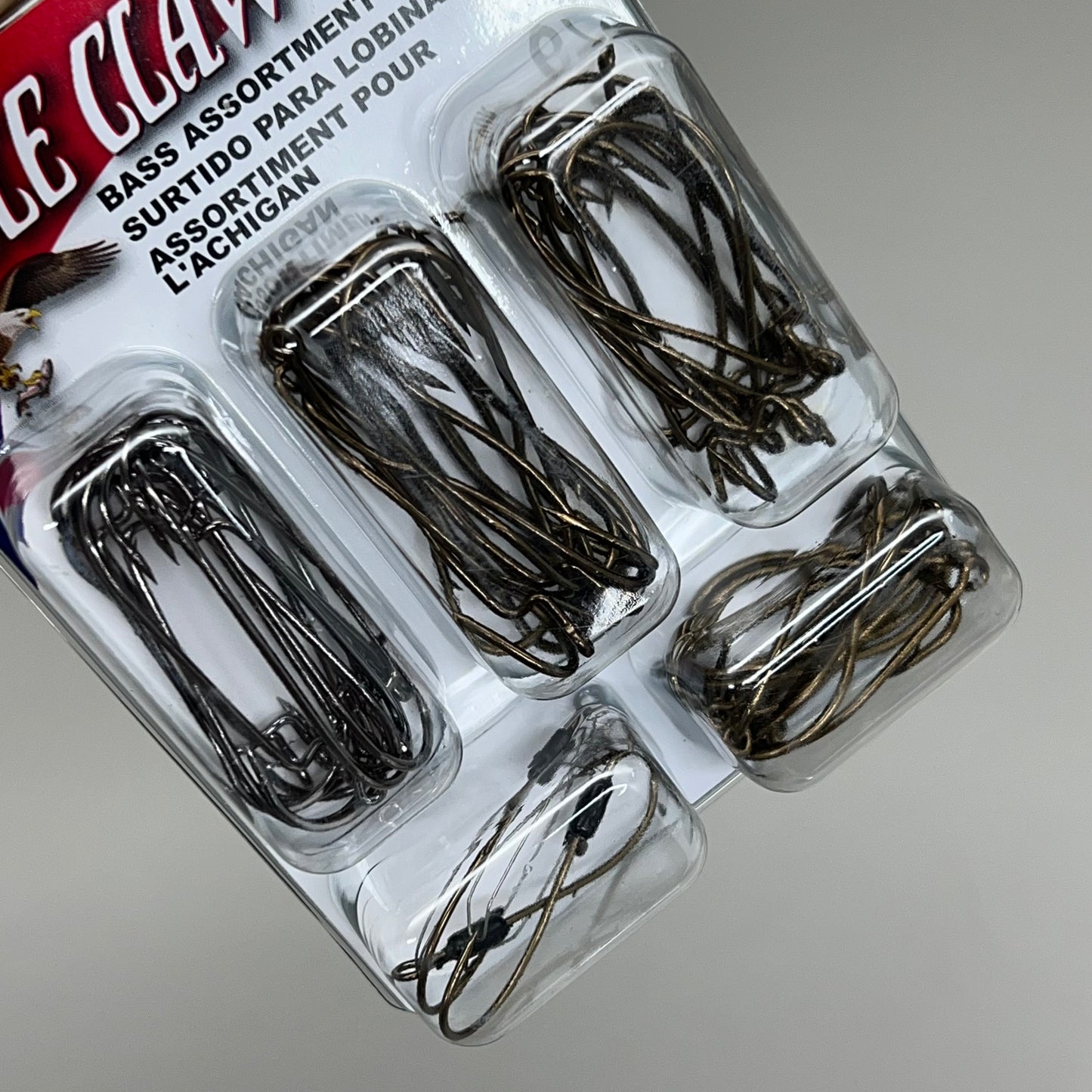 EAGLE CLAW (3 PACK) Freshwater Bass Assortment Bronze/Grey Sizes 1-3/0 67pc 618