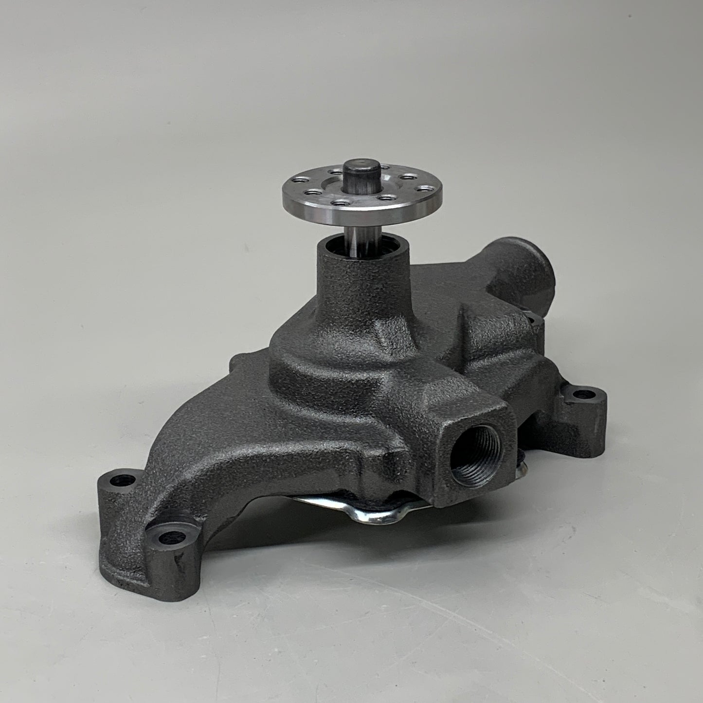 GMB Engine Water Pump for Chevrolet/GMC/Jeep/Pontiac Vehicles 189530 130-1350