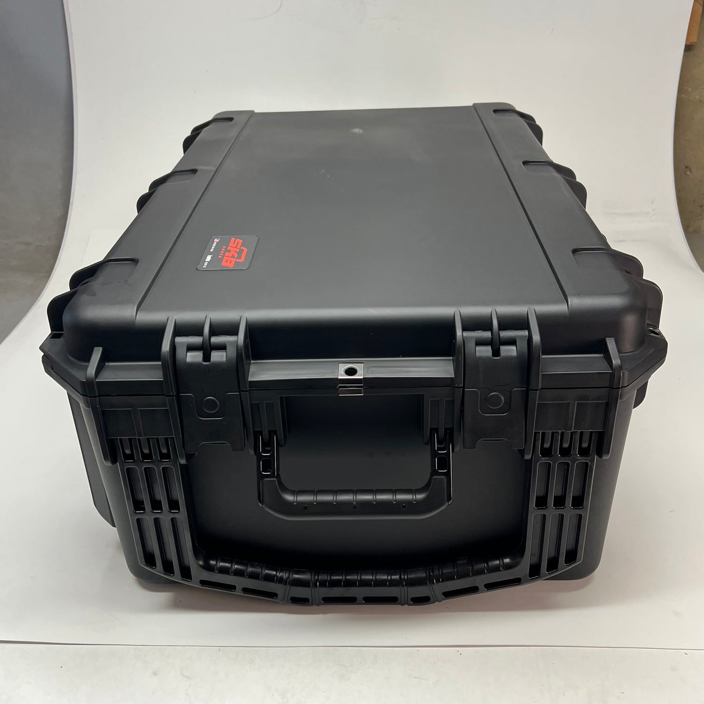 SKB I Series Case Ultra High Strength Heavy Duty Handles 33x22x12.75" 301|9-12