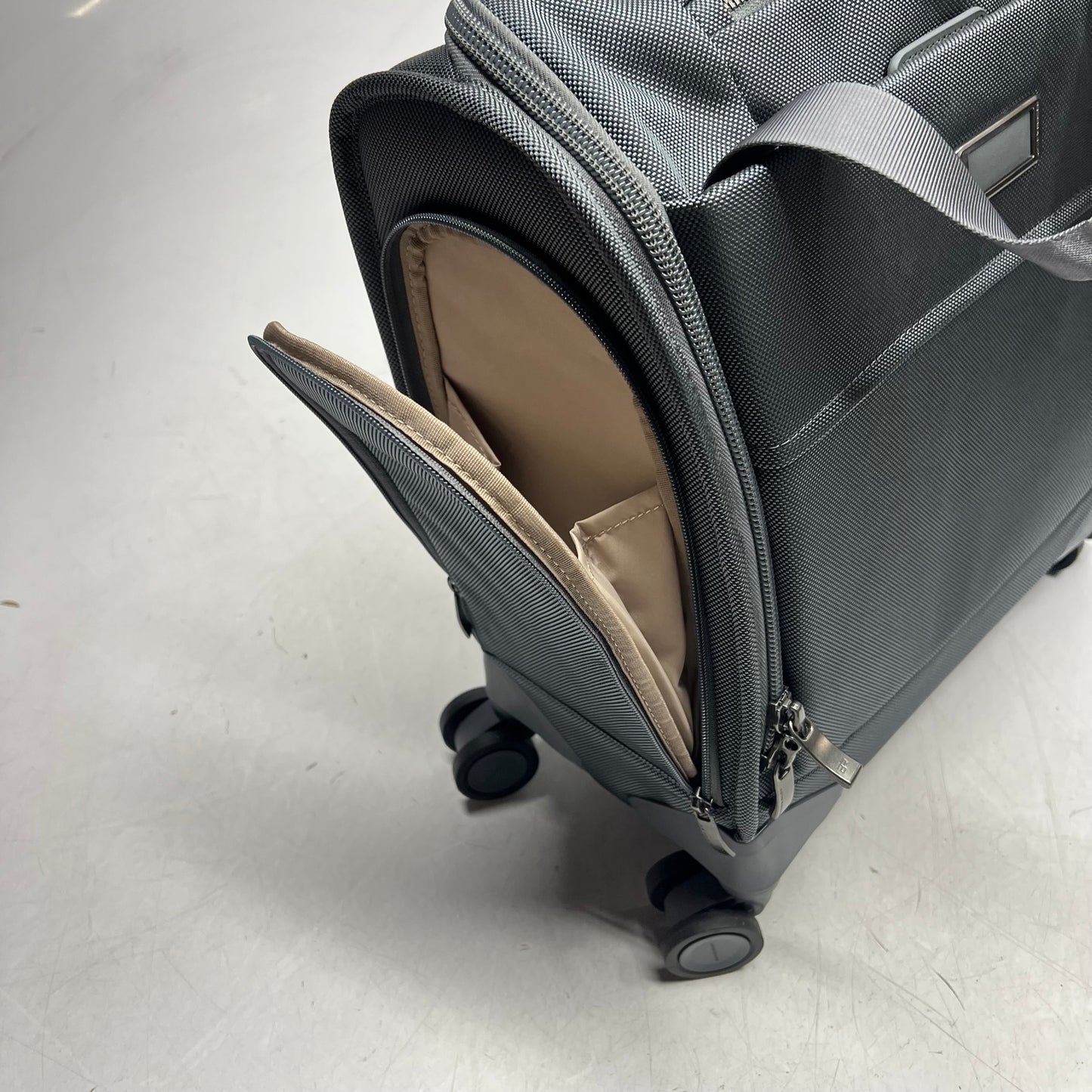 BRIGGS & RILEY Cabin Spinner Suit Case Smart Packing 14x14x8" Grey BLU116SP-10