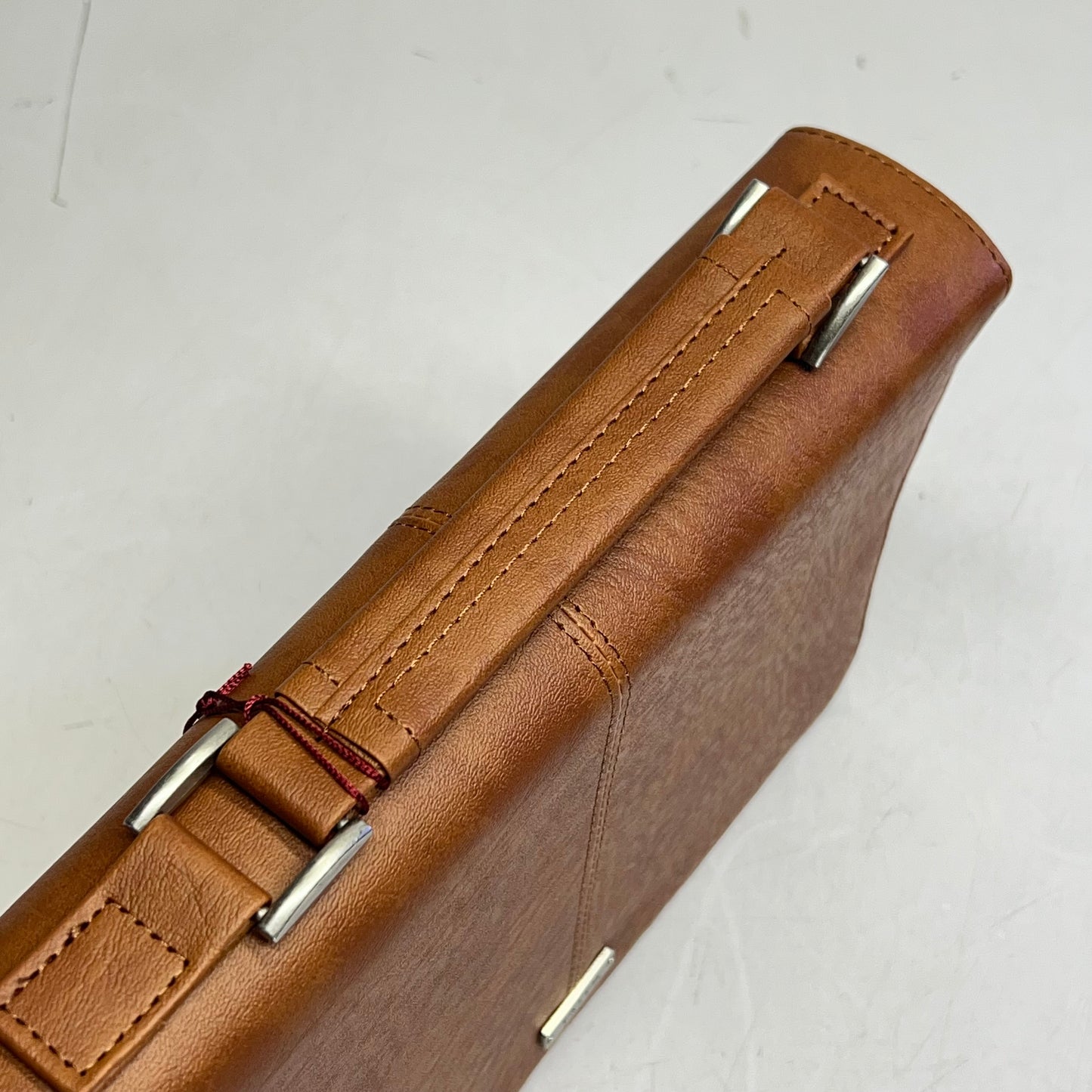 CHRISTIAN ART GIFTS Faux Leather Bible Cover W/ Badge 7"x10" Honey-Brown BBL541