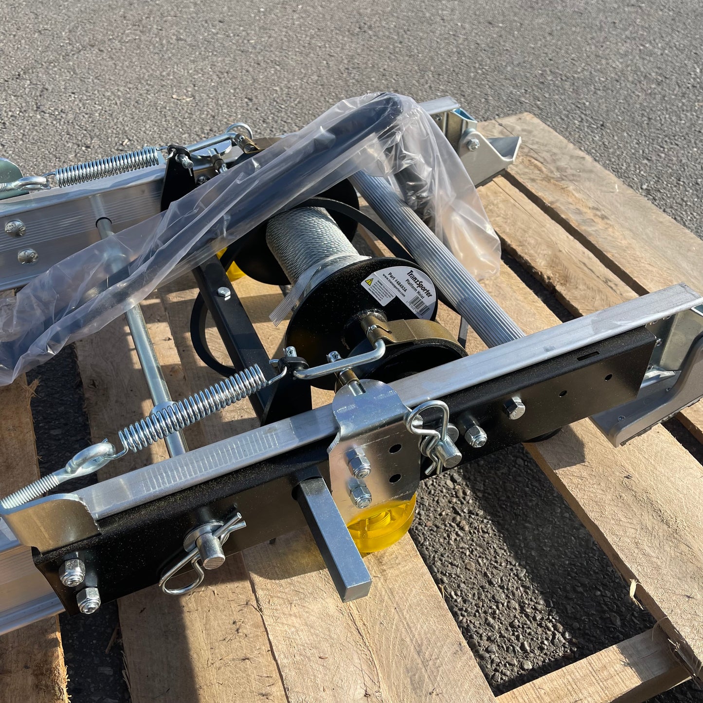 TIE DOWN Tranzporter Carriage & Hoist W/ HONDA Motor TP250 (INCOMPLETE)