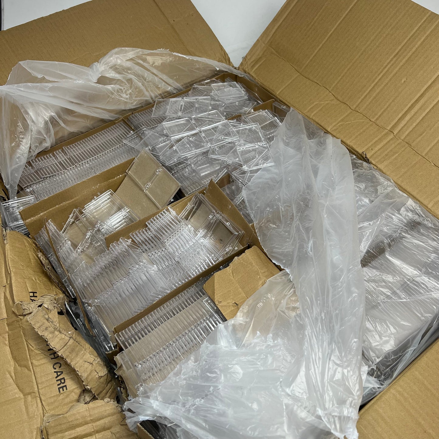 ZA@ (1000 PACK) Mini Show Boxes 1.5"x1.5" Clear 53211