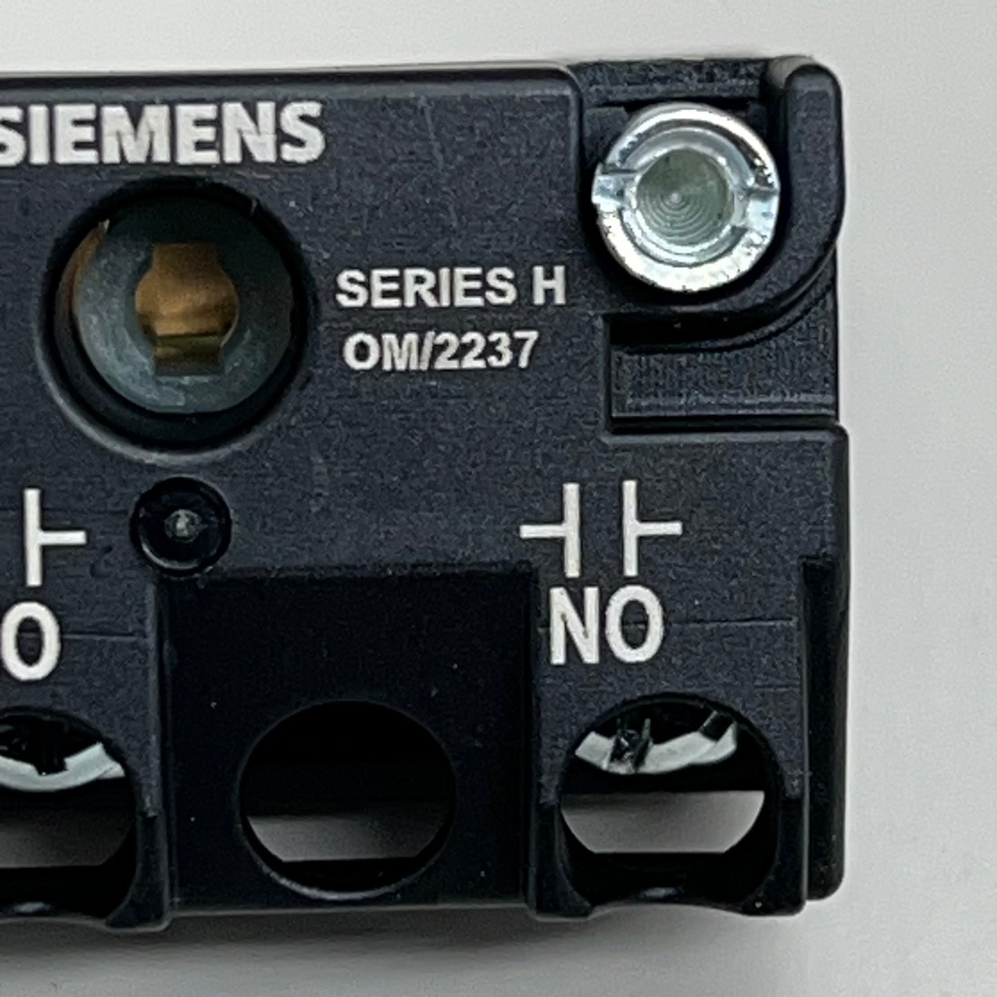 SIEMENS (2 PACK) Accessory Contact Block Kit 1 Contact Element Screw Terminal 52BAK