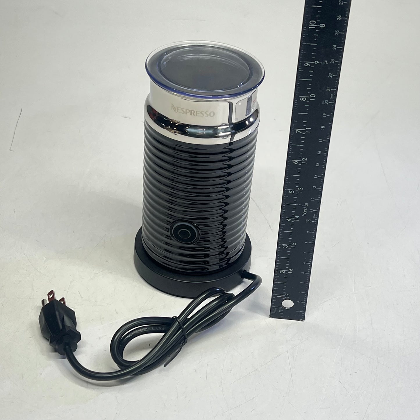 DELONGHI Nespresso Vertuo Next W/ Aeroccino 120V Black/Chrome ENV120CAE