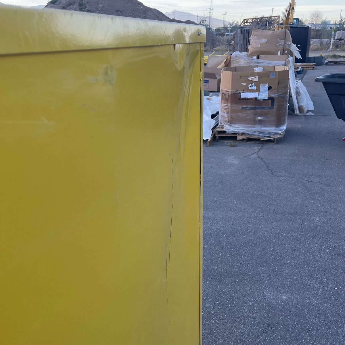 JAMCO Self Closing Flammable Safety Storage Cabinet 45 Gal Yellow BS45YP