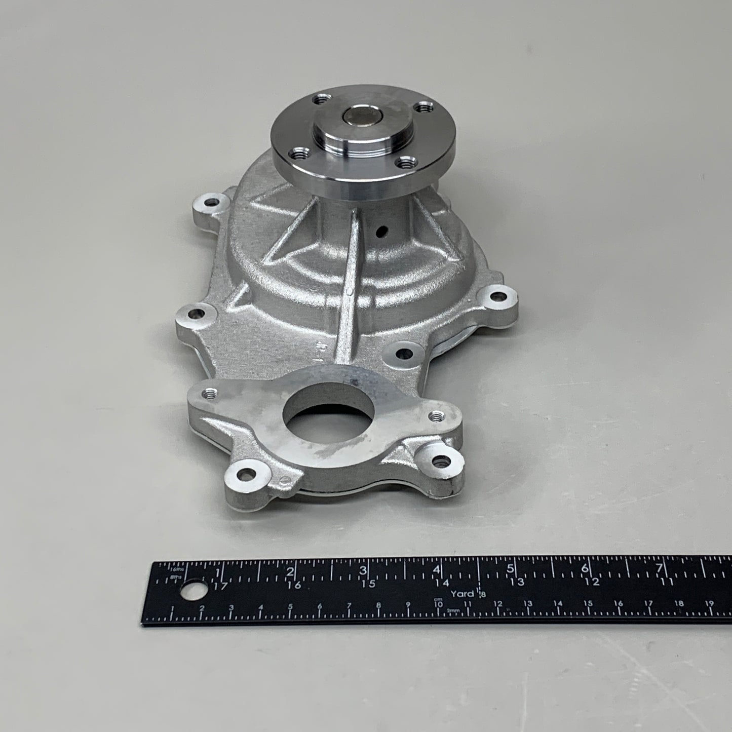 GMB Aluminum Ford Engine Water Pump (Damaged Box)194197 125-3280