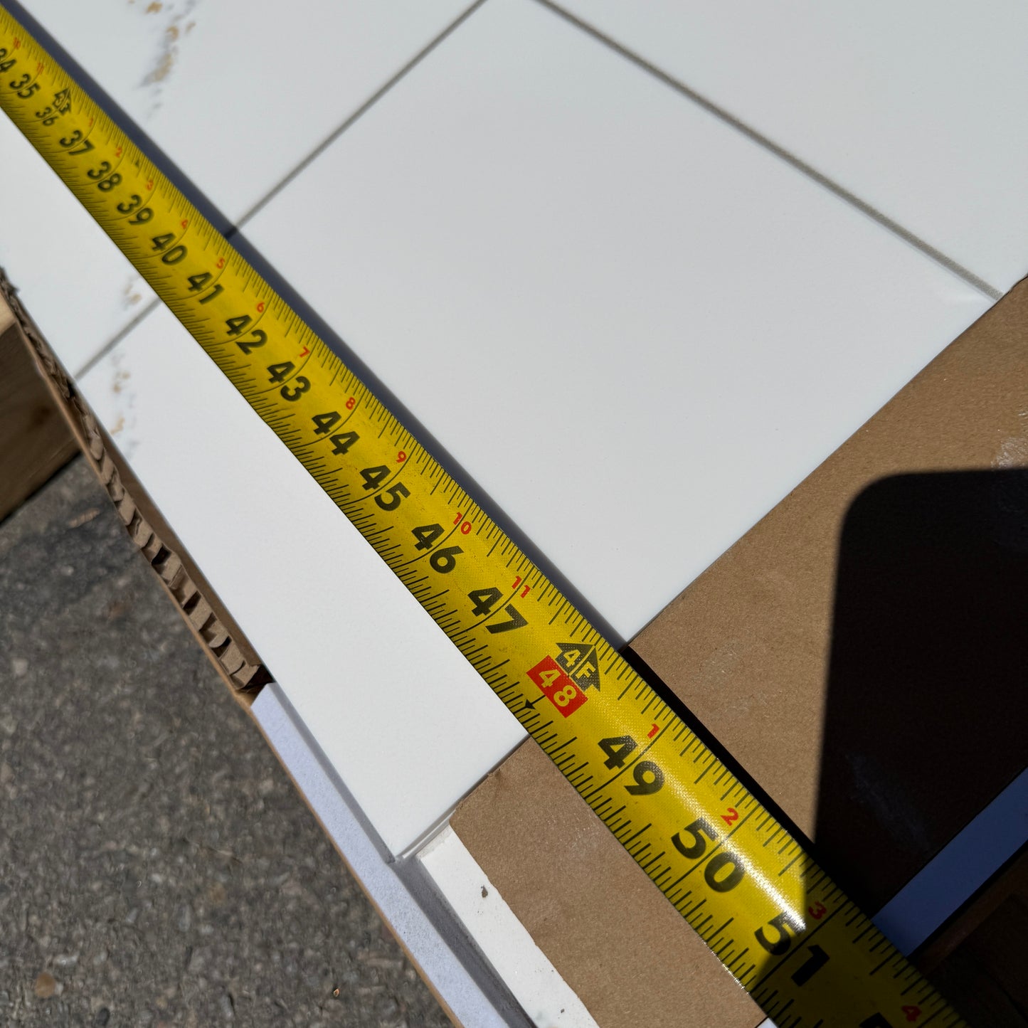 ZA@ Pallet of SAM MÜELLER Belair Solid Surface 2-Sided Shower Wall Kit (AS-IS)