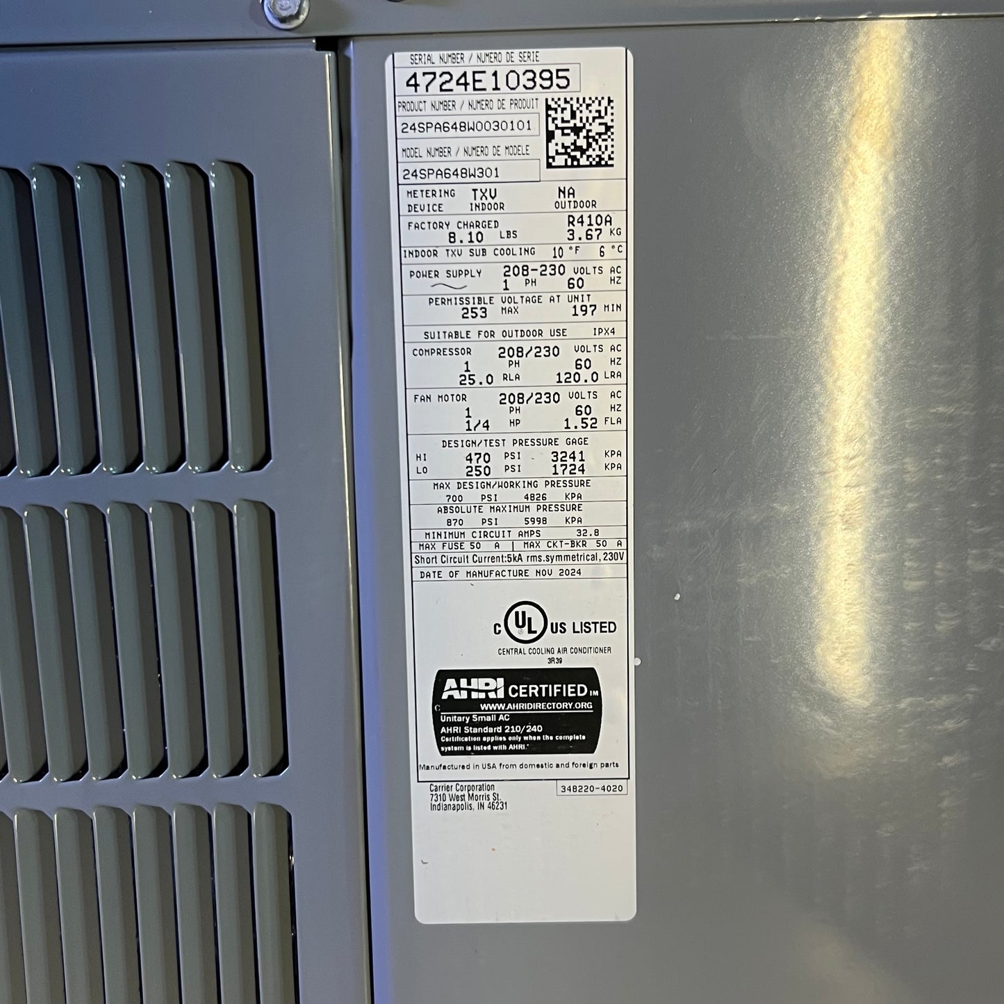 ZA@ CARRIER Air Conditioner Condensing Unit 208/230V 24SPA648W003 (AS-IS, Damage on One Side Only)