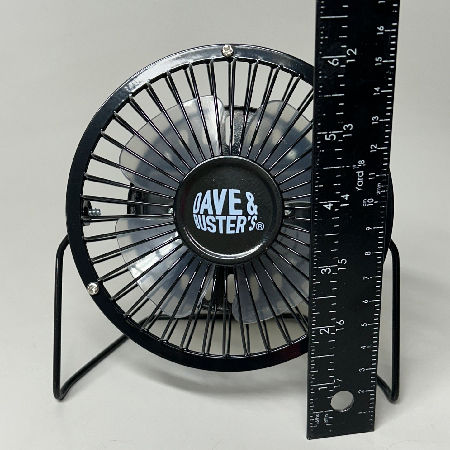 ZA@ DAVE & BUSTER'S USB Mini Desk Fan 19643 (New) A