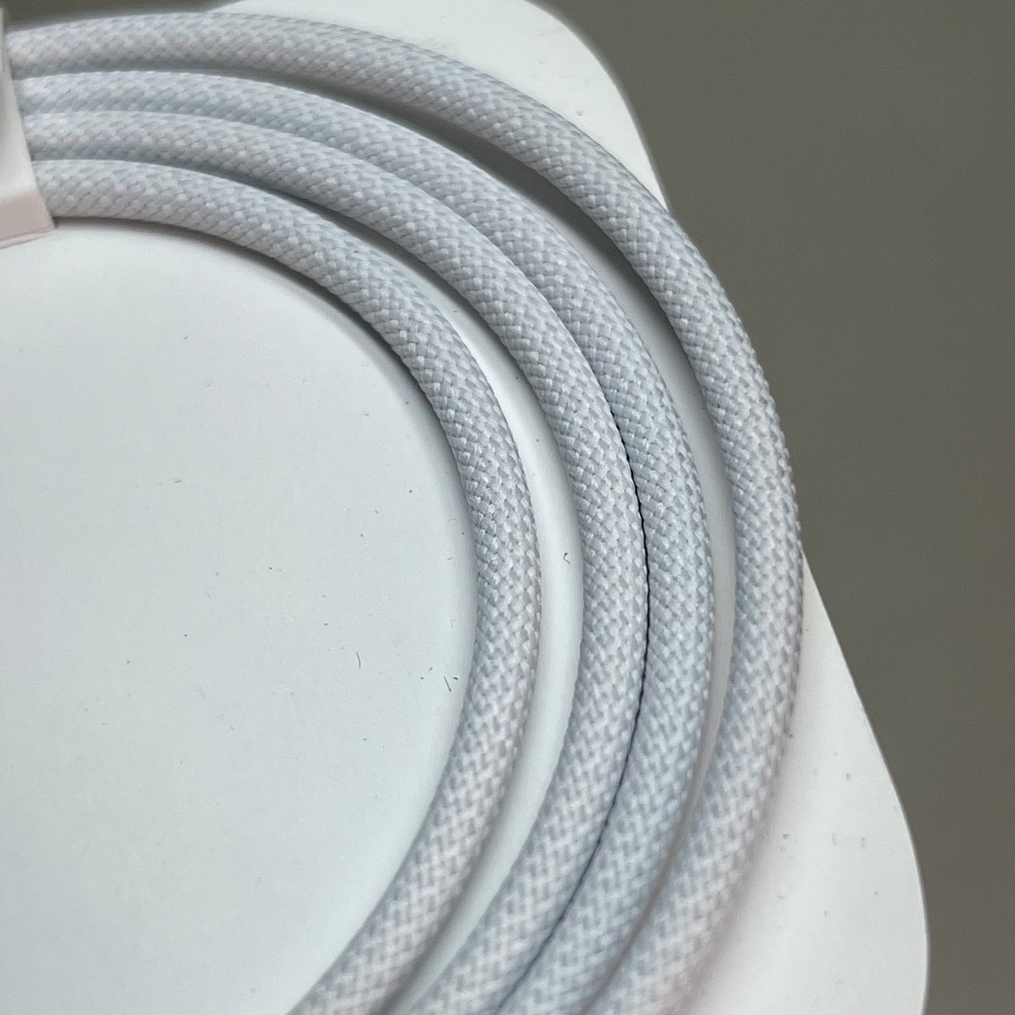 APPLE Watch Magnetic Fast Charger To USB-C Woven Cable (1M) MT0H3AM/A (Return)