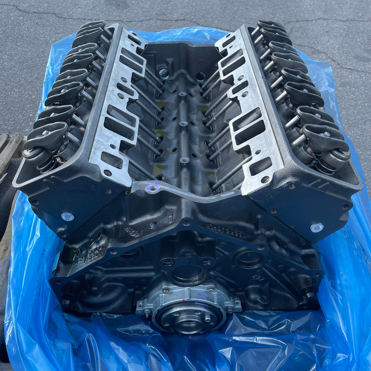 GM Remanufactured Small Block V8 Engine Longblock 5.7l (chevy 350?)