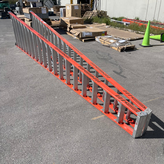Z@ WERNER Fiberglass Twin Ladder 20 ft, 300 lbs cap Orange T7420 (Missing Support)