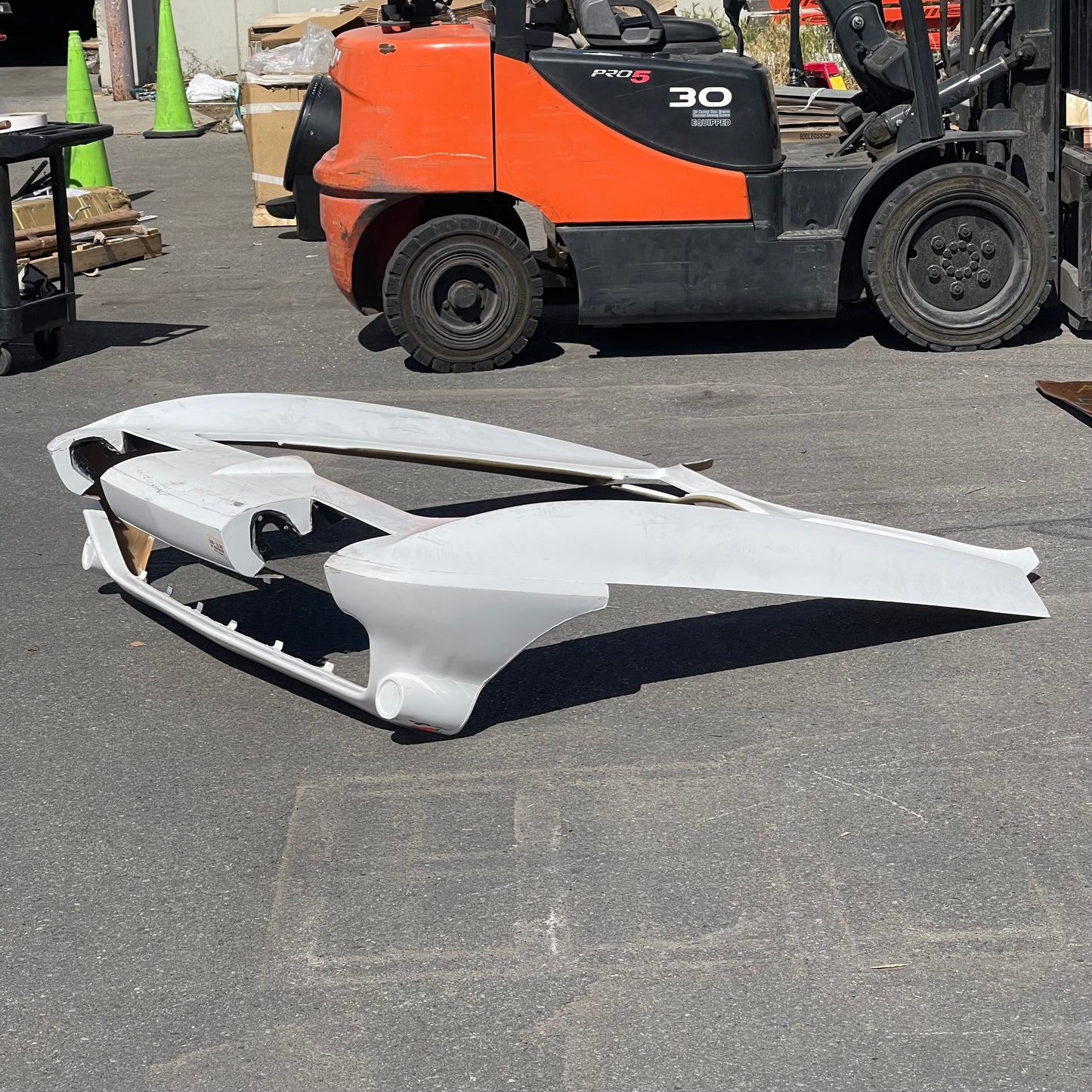 ZA@ AMERICAN CUSTOM Fiberglass Front End for Chevrolet Corvette 1965-1967 White (AS-IS)