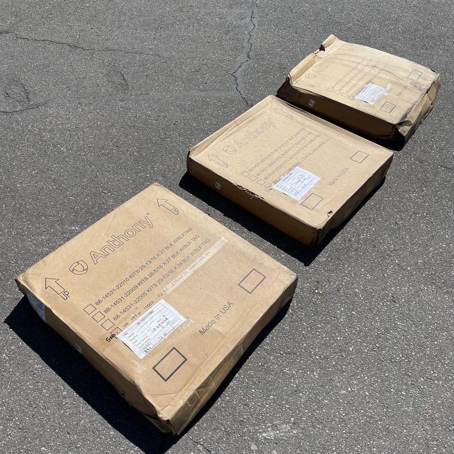 ZA@ Pallet of ANTHONY Coolrite / Freezrite Door Parts (AS-IS)