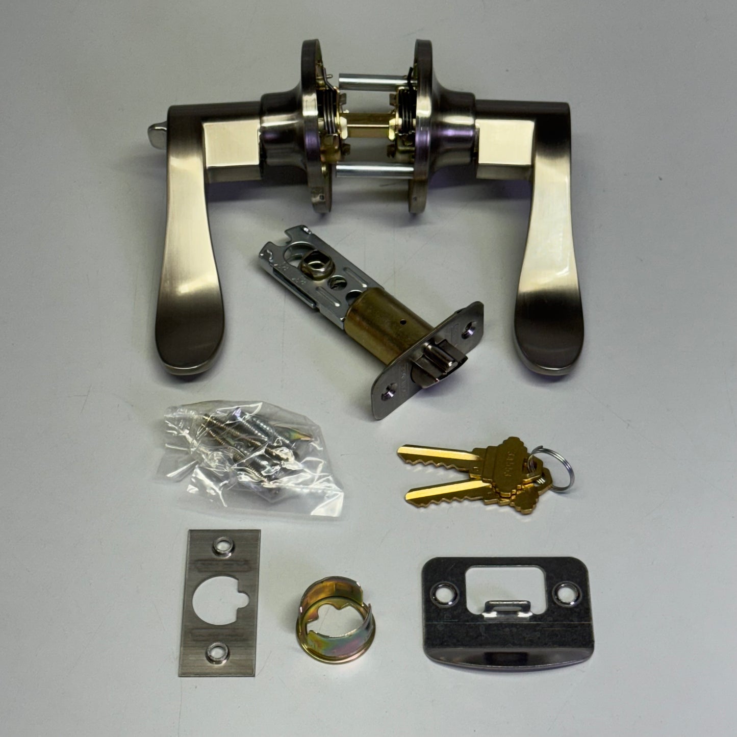 SCHLAGE Door Handle 1 3/8" ta 2" Door Range 2 3/8" & 2 3/4" Backset Grey