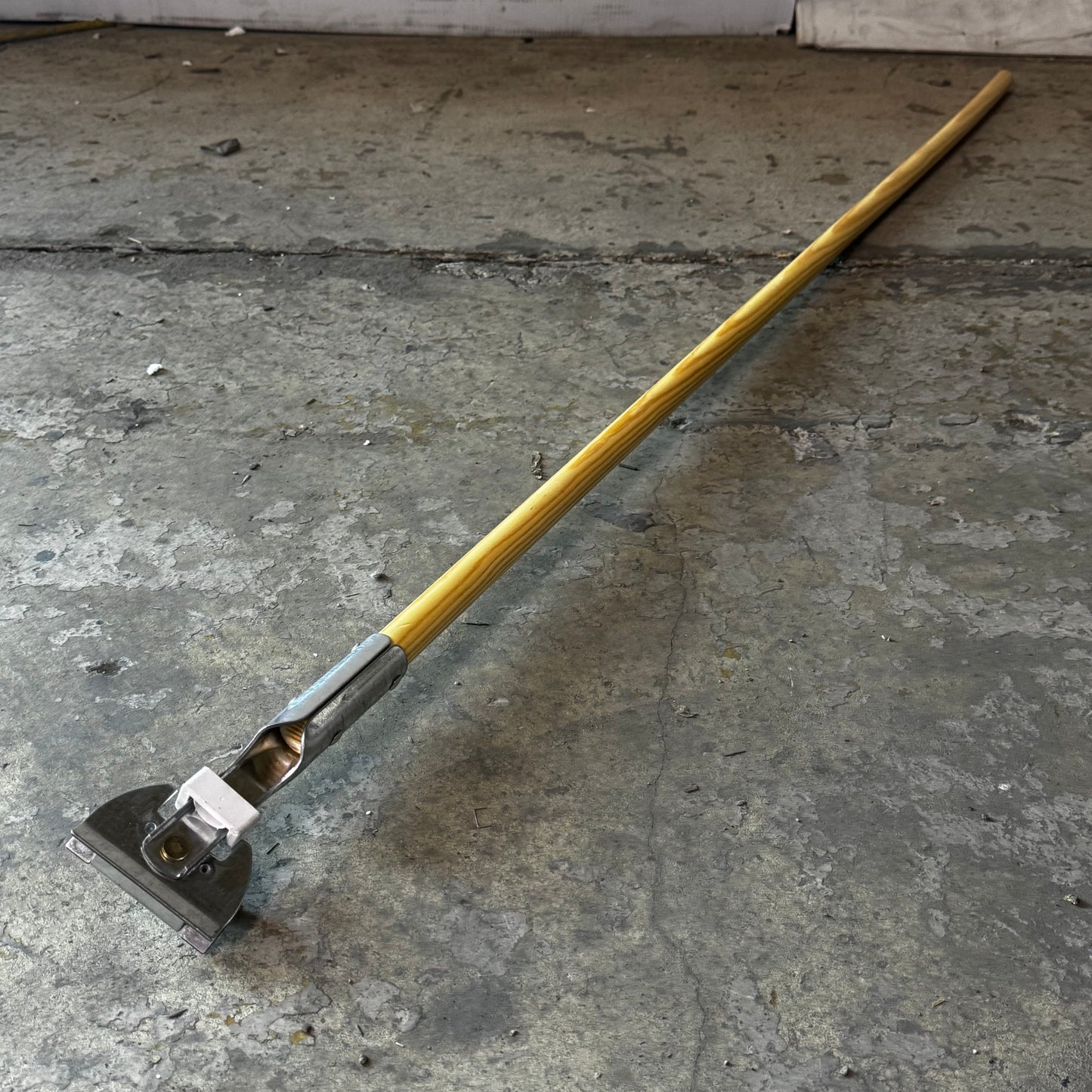 GENUINE JOE 24" Dust Mop With Handle, Wood 54101