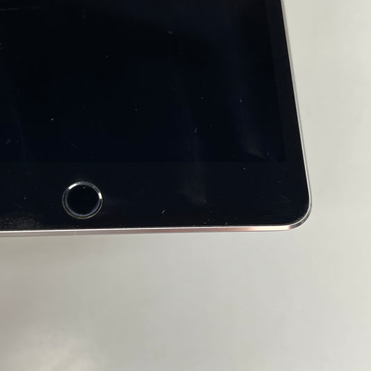 APPLE IPad Mini 4 32 GB 7.9" Display Silver A1538 (Pre-Owned)