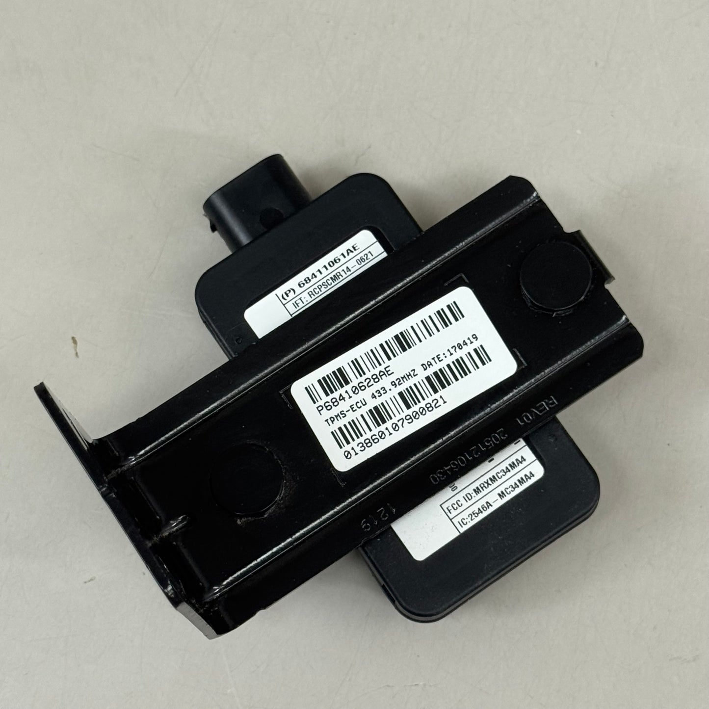 MOPAR Tire Pressure Monitoring Module For Jeep 68410628AE-001 (Distressed Packaging)