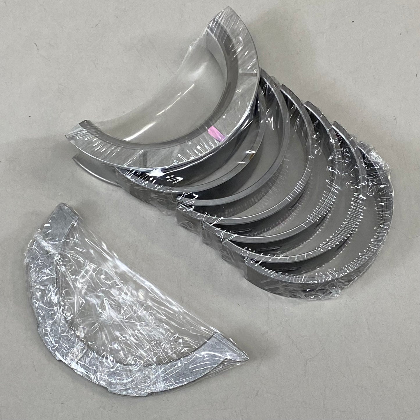 MAHLE (8 Pieces, 1 Box) Clevite Engine Crankshaft Main Bearing Set For Ford, Mercury, Jaguar MS-2207A-50MM