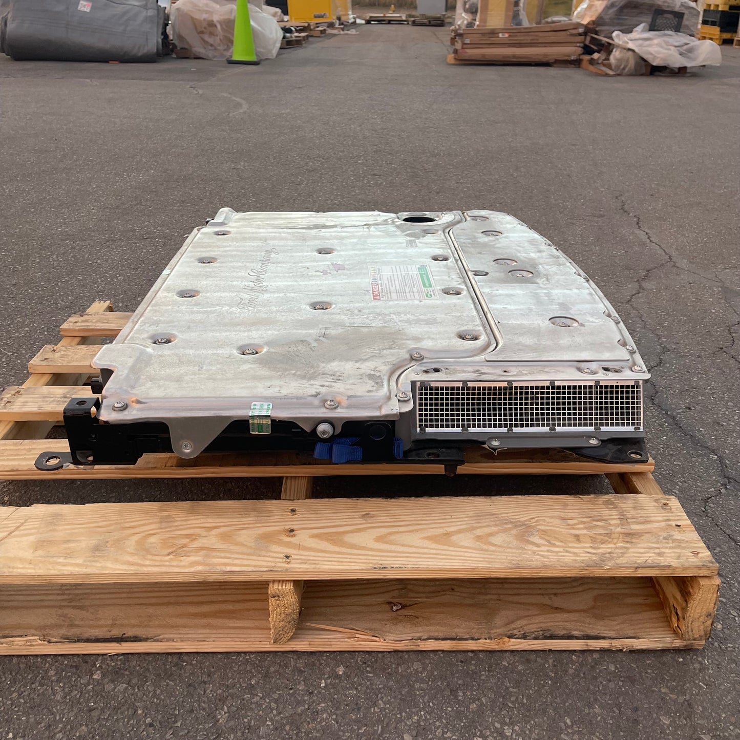 ZA@ Pallet of FORD Hybrid Battery For Escape 2005-2009 (AS-IS)