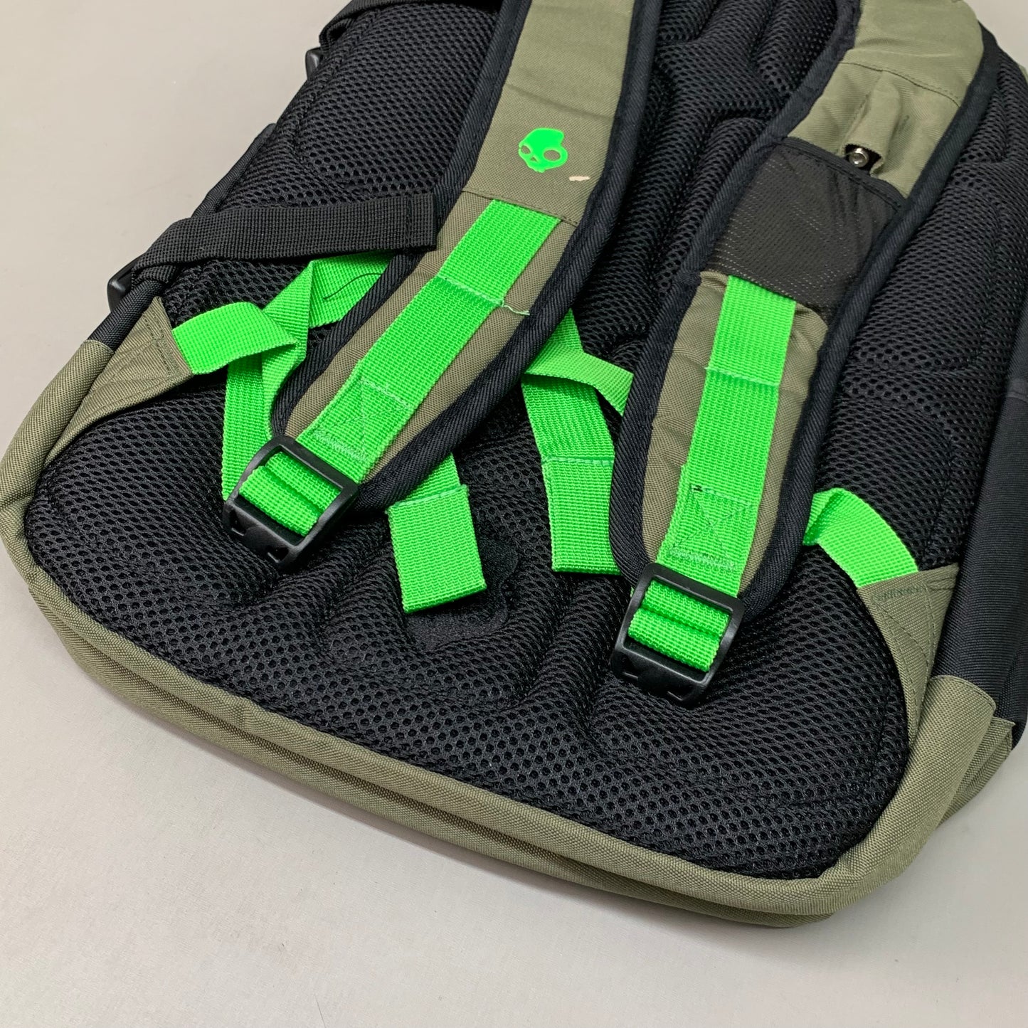 SKULLCANDY Heavy Duty Backpack 18" x 12" Green/Black SKDY1153