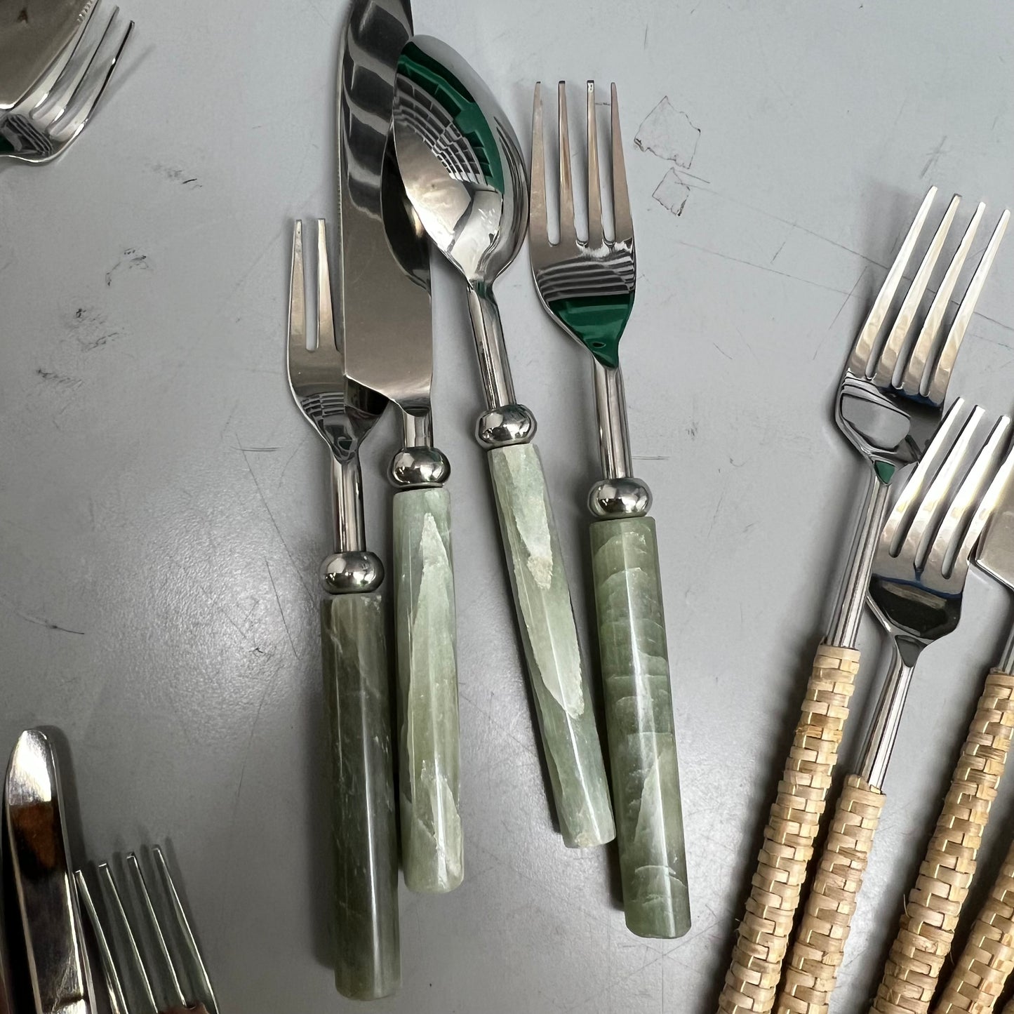 ZA@ PAYWUT Assorted Cutlery, Wine Glasses, and Commercial Dishwasher Rack