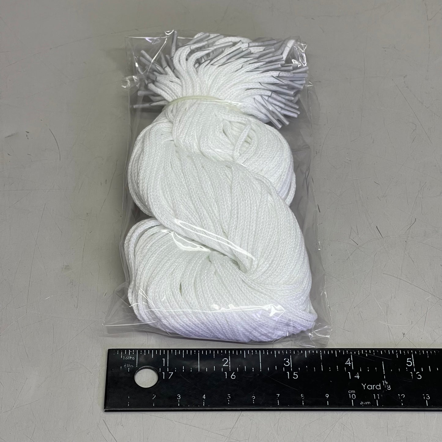 UNIVERSAL (100 PACK) Lanyard Style Badge Holders 3"x4" Cards Clear UNV56005