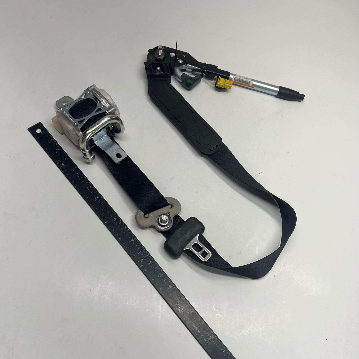 HONDA Genuine Oem Left Front Seat Belt Outer Set Black 04818-T7W-A02ZA