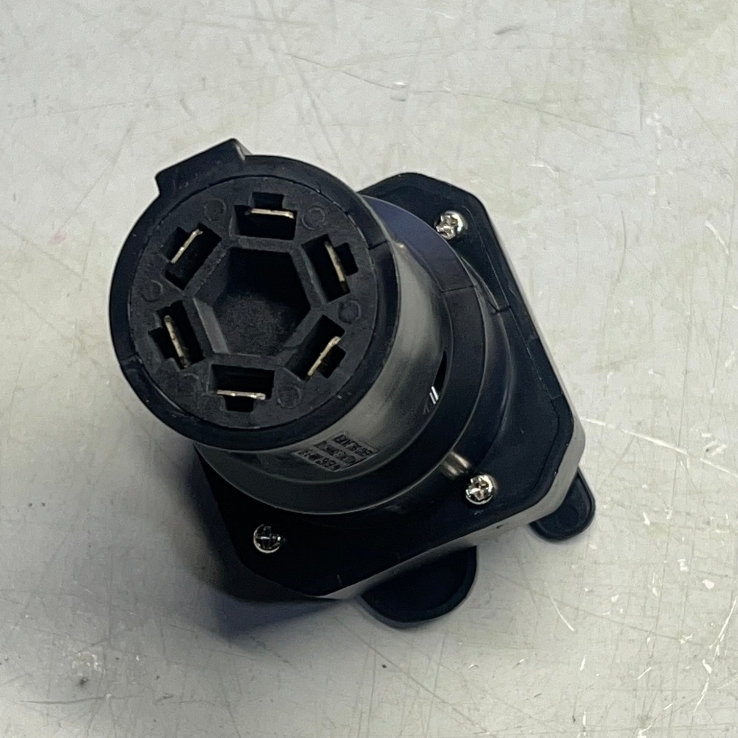 HOPKINS Multi-tow 7 Blade To 6 Round & 4 Flat Adapter (CP Electric Brake) 47575