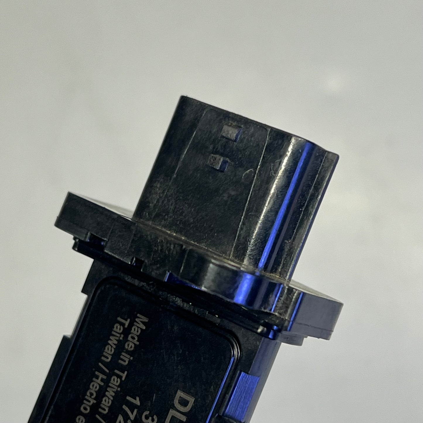 HITACHI Genuine OE Part Mass Air Flow Black MAF0102