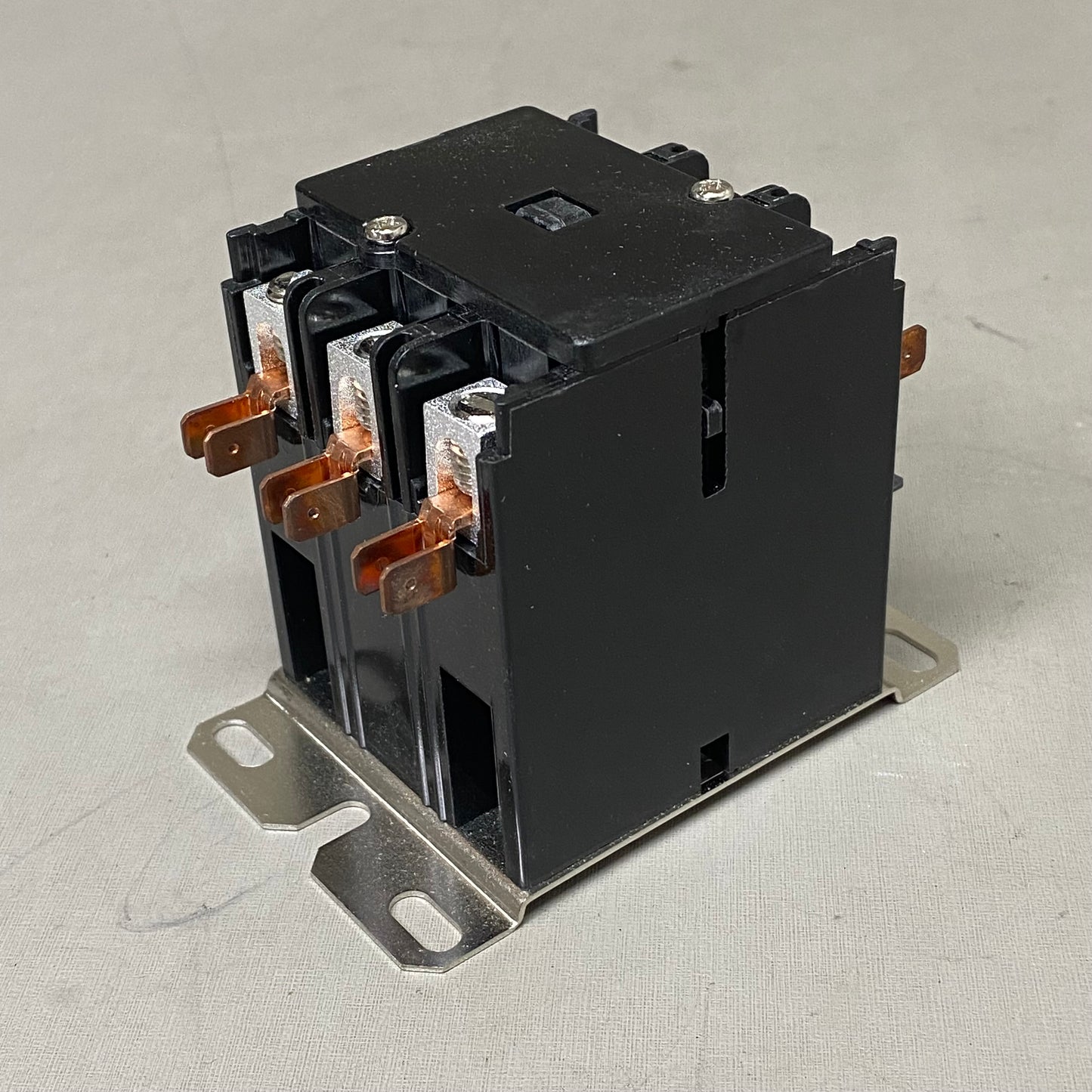 JARD Definite Purpose Contactor W/ Lugs For Electric Heating  3 poles, 24V 17335