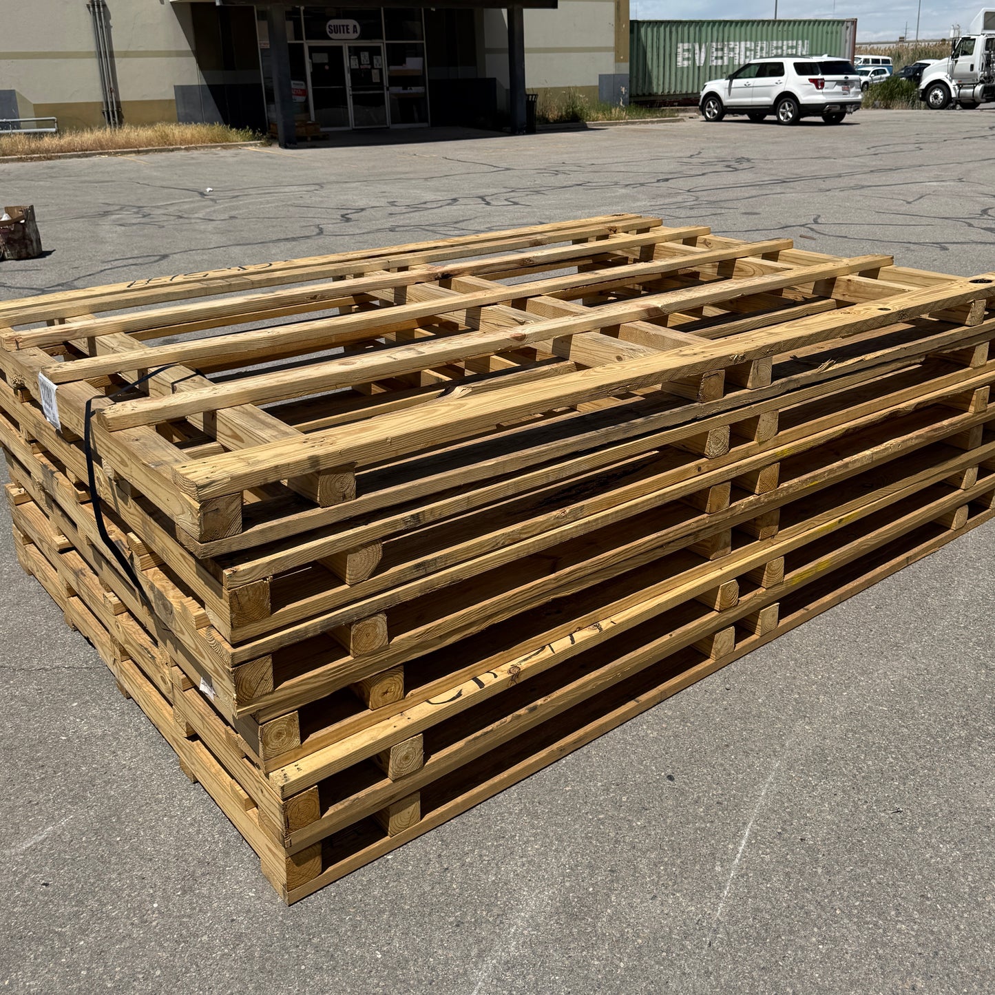 ZA@ Stack of 6 Wood Jumbo Pallets 126”x88” (AS-IS)