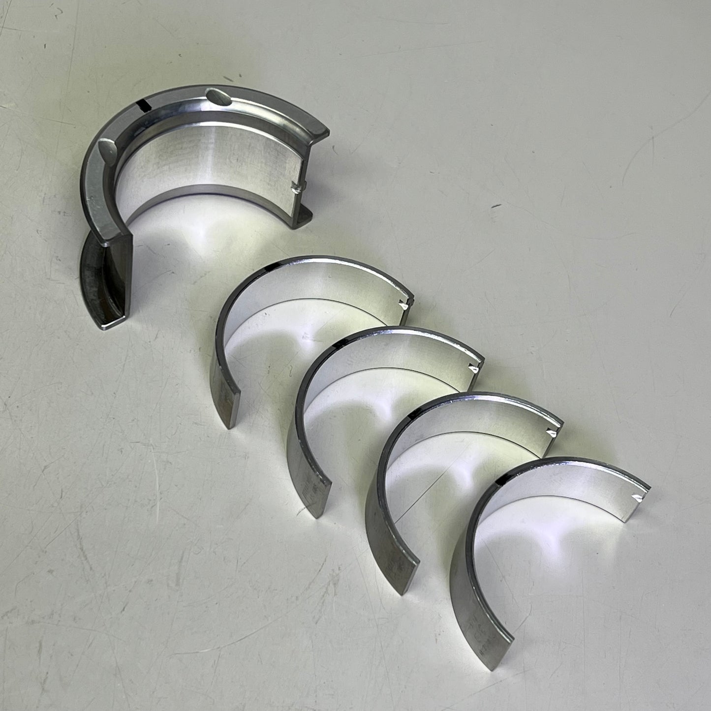 MAHLE Clevite Main Bearing Set For Chevy Vehicles 1968-2002 Grey MS-909A-10