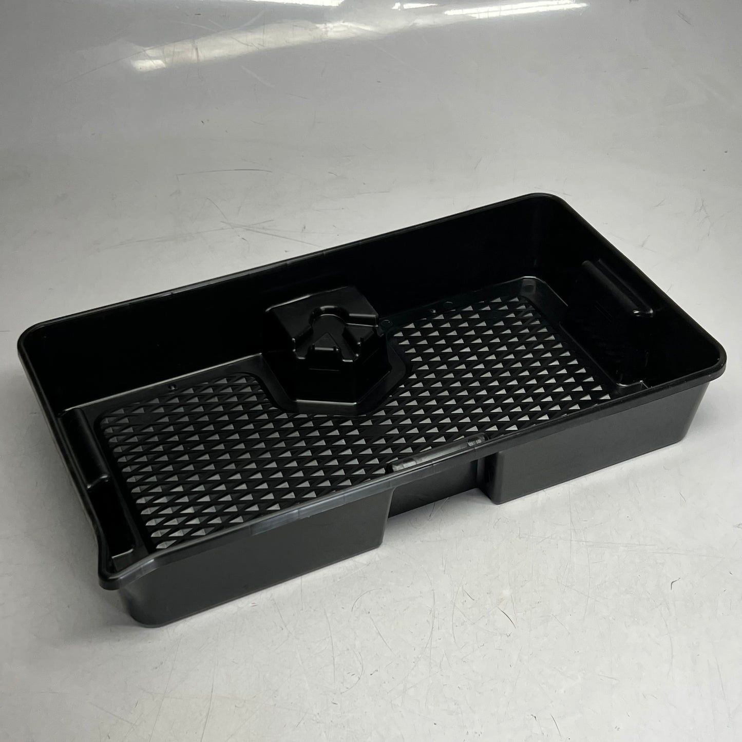 OEM TOOLS 11 Qt Drain Pan, Black 87312