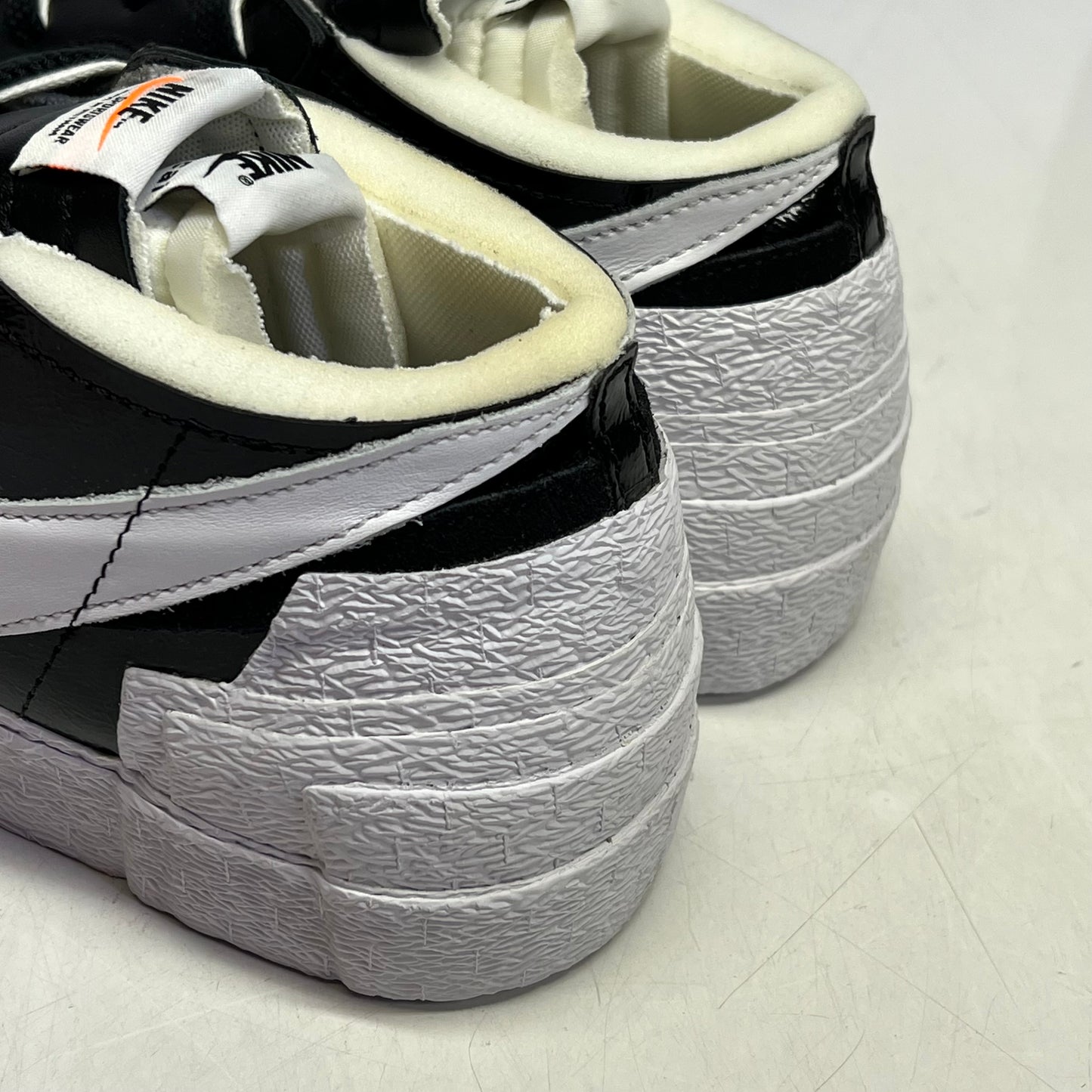 NIKE Blazer Low X Sacai Black Patent Leather Shoes Men's Sz 12 Black/White DM6443 001