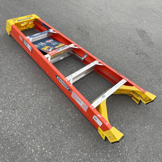 Z@ WERNER A-Frame Fiberglass Step Ladder 5' 300 lb Load Cap 6205 (As-Is)
