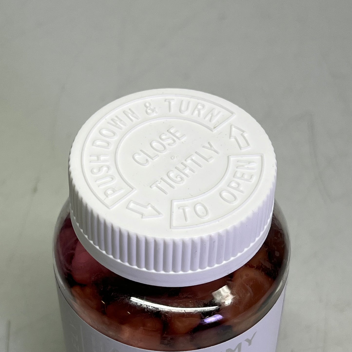 HELLO LOVELY  (2 PACK, 30 SERVINGS EACH) Gummy Hair Vitamins 60 Tablets BB 03/27