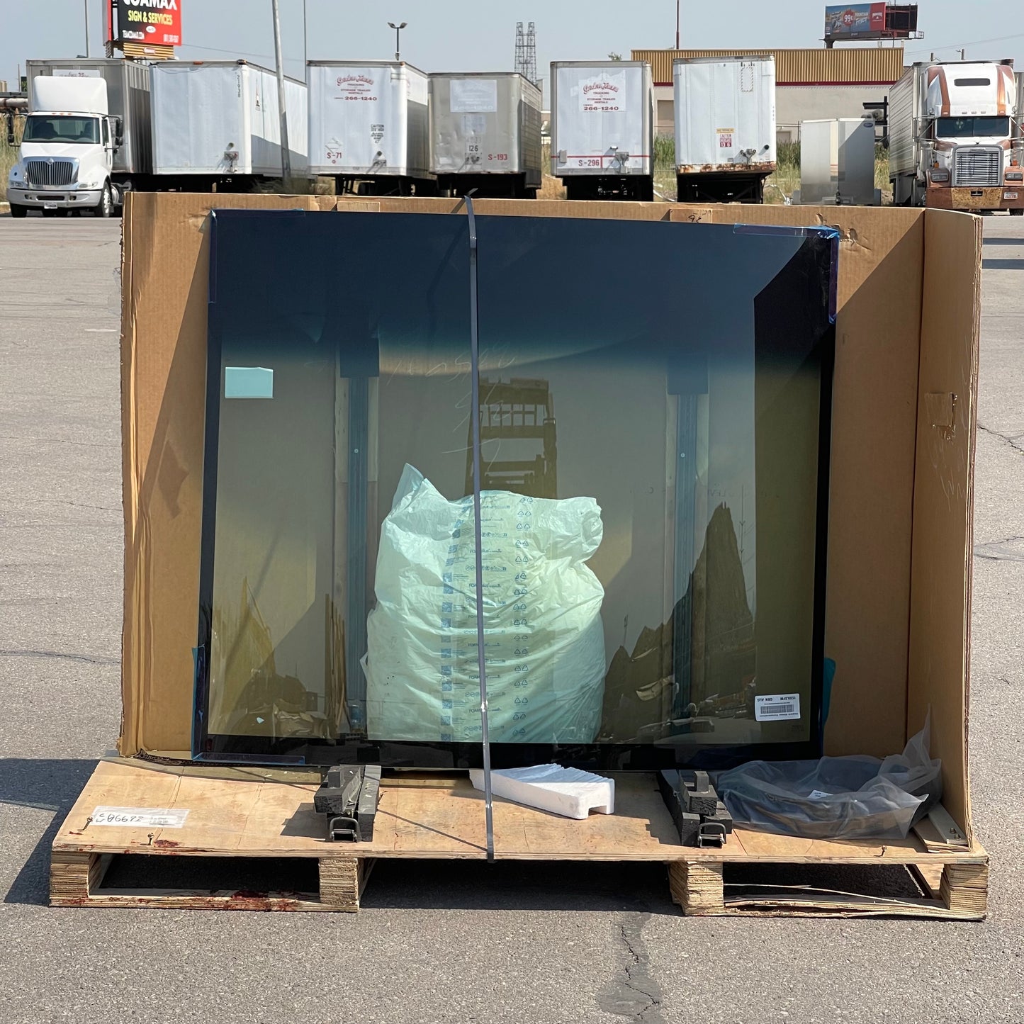 Z@ IMPORT GLASS Windshield for Tesla? (New)