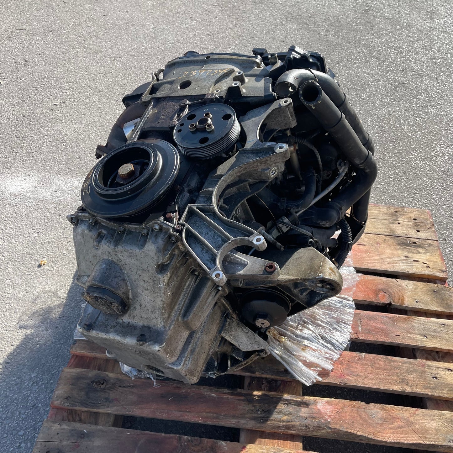 ZA@ Pallet of MIXED Engine Assembly for Volkswagen(?) (AS-IS)