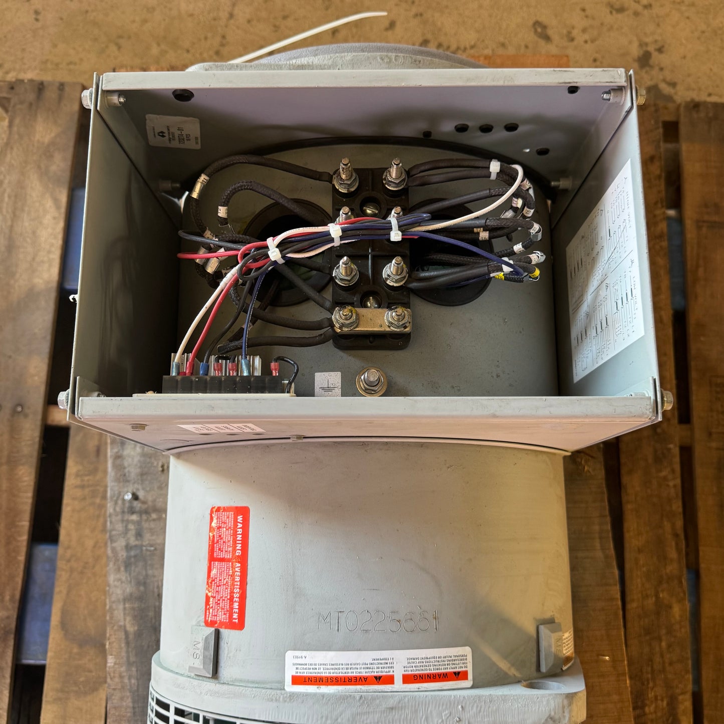 MARATHON Magnaplus Synchronous AC Generator 40 kW/50 kVa Sz 27"L x 13.5"W x 18.5"H, 284PDL28047