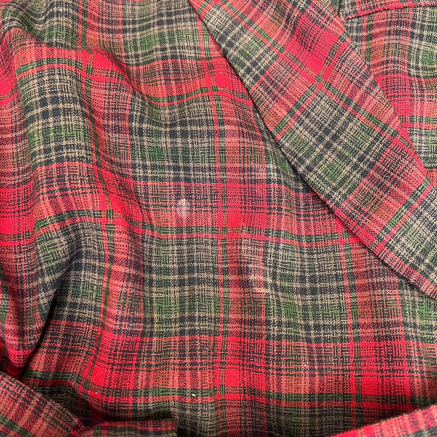 PENDLETON WOOLEN MILLS 100% Virgin Wool Rob  Men's Sz M Plaid Red/Green (Used)
