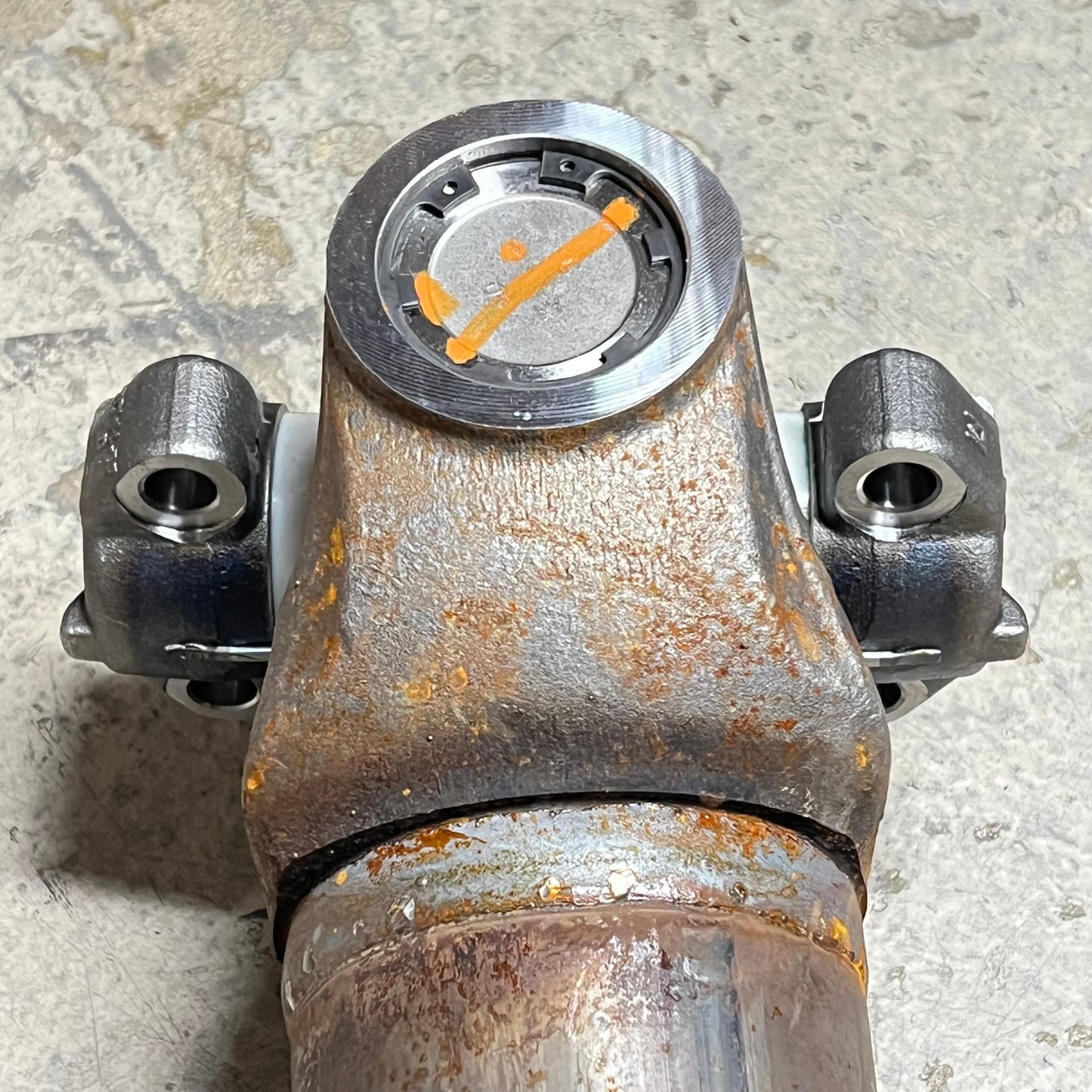 MERITOR RPL20 Genuine Tandem Interaxle Drive Shaft 20RHS003B043 (Used-Rusty)