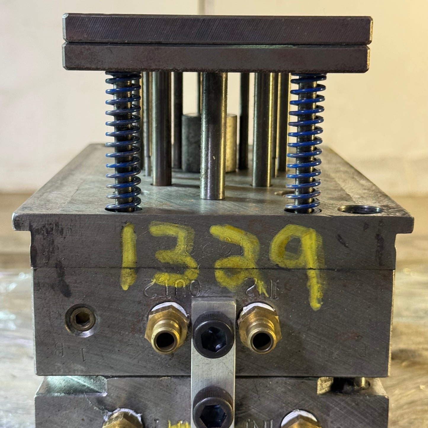 DEVICIX Pelvic Interface 8"L x 4"W x 7"H Grey 729-12-352037-01